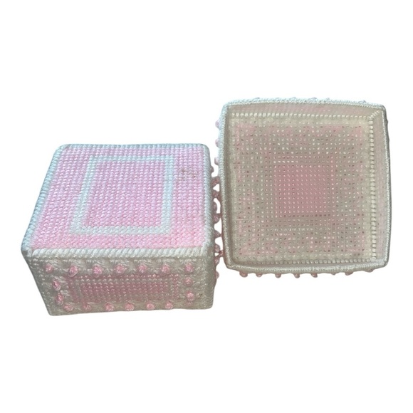 Adorable Vintage Baby Figurine on Knitted Box - Picture 5 of 8